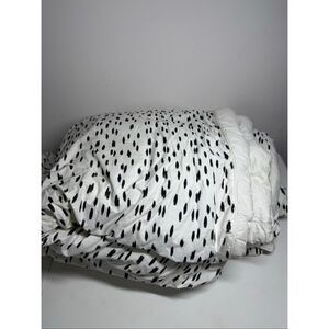 WAMSUTTA 7-Piece King Comforter Set  White Black Spots Cheetah Print